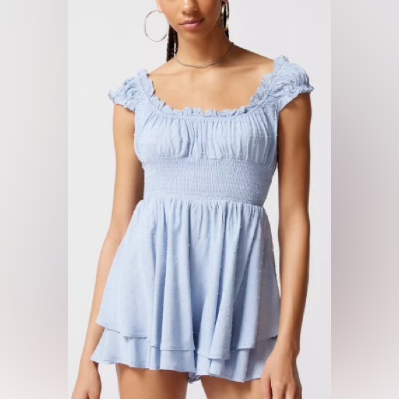 Urban outfitters Rosie Smocked Tiered Ruffle Romper. Size women’s small - Picture 1 of 1